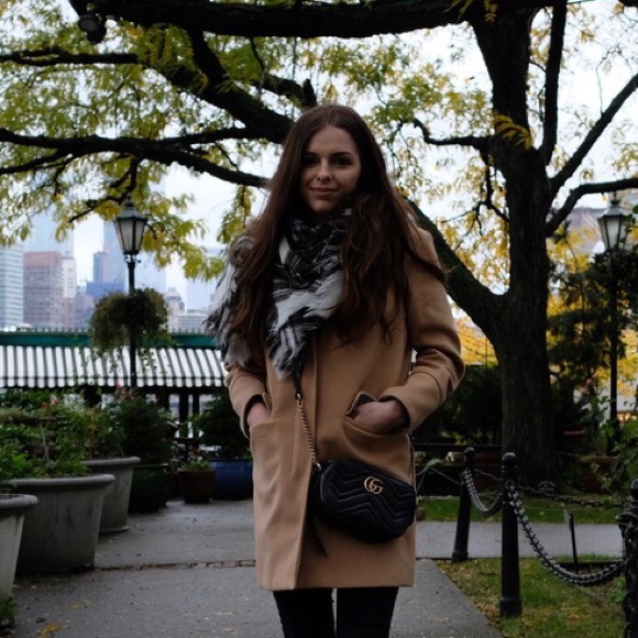 Meet the Posher Other - Meet your Posher, Lauren